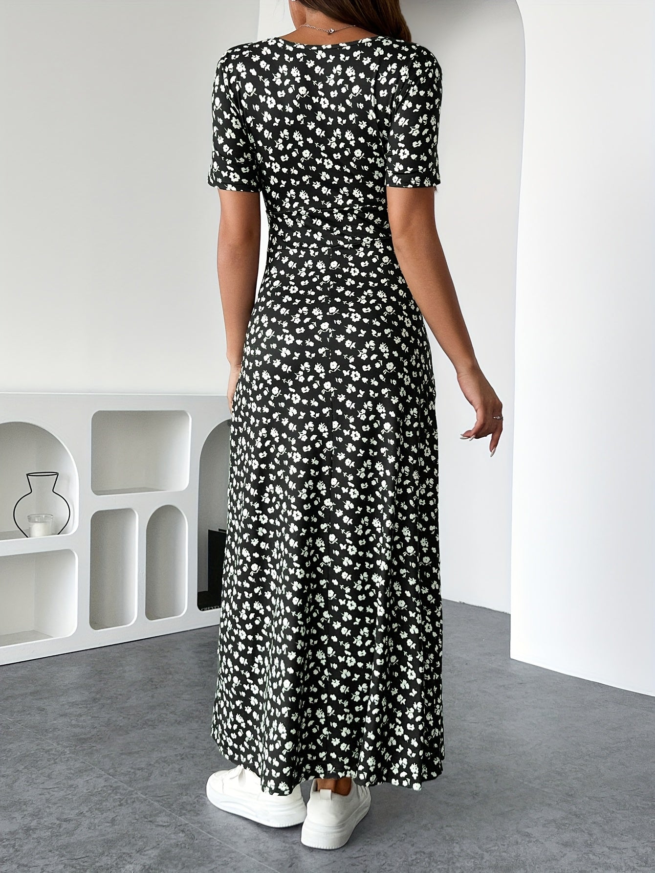 Rosalie | Floral V-Neck Summer Dress